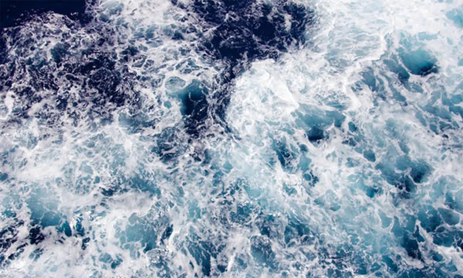 Peringatan Dini Gelombang Tinggi 6 Meter di Perairan Indonesia pada 8 Juli 2023