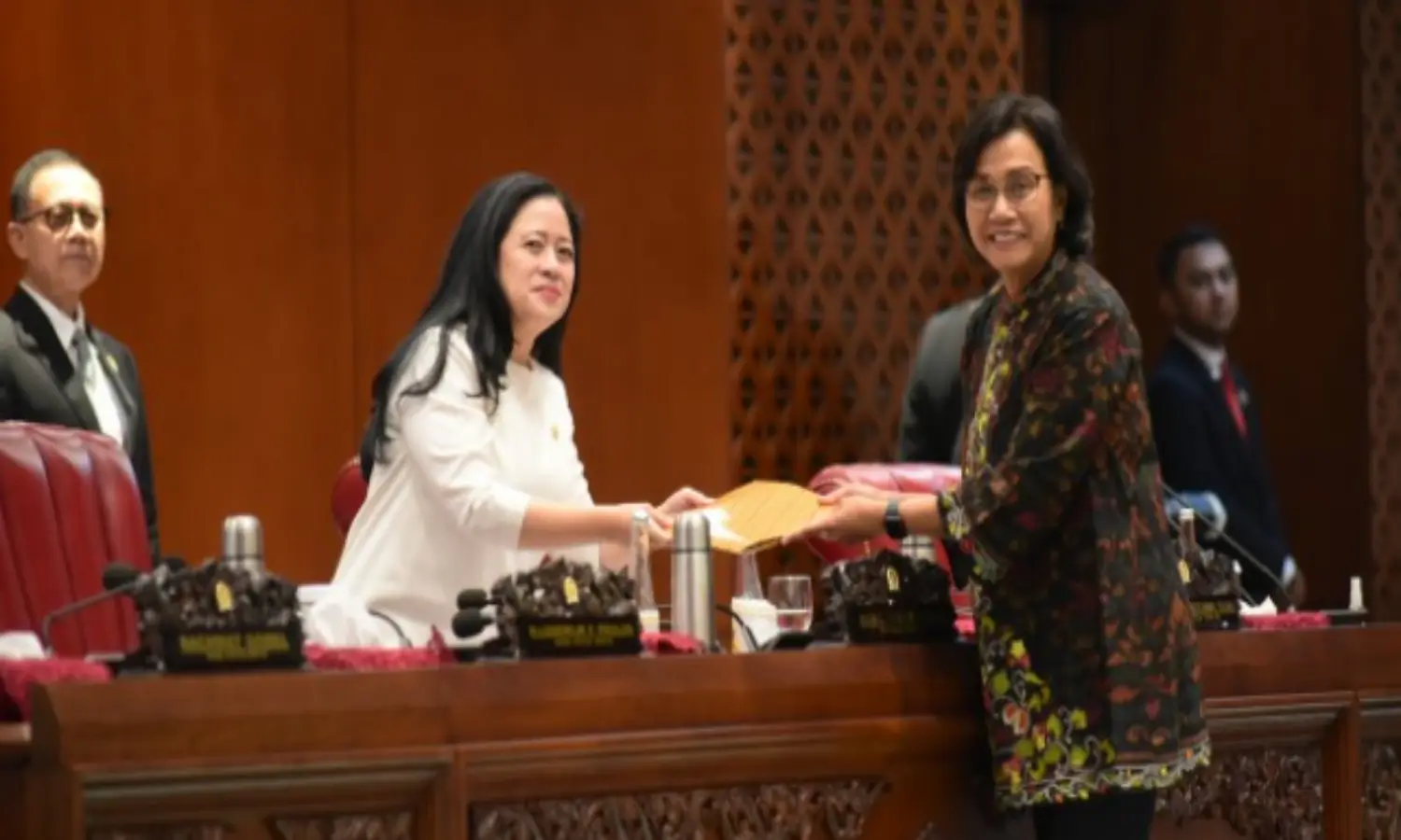 DPR Resmikan APBN 2024 Menjadi UU, Anggaran Naik jadi Rp3.325,1 Triliun