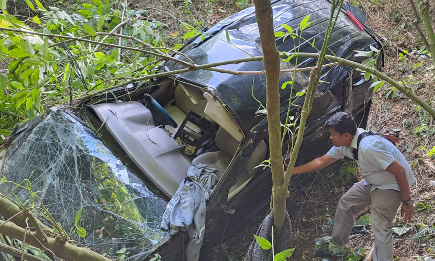 Minibus Masuk Jurang di Simalungun, Satu Tewas