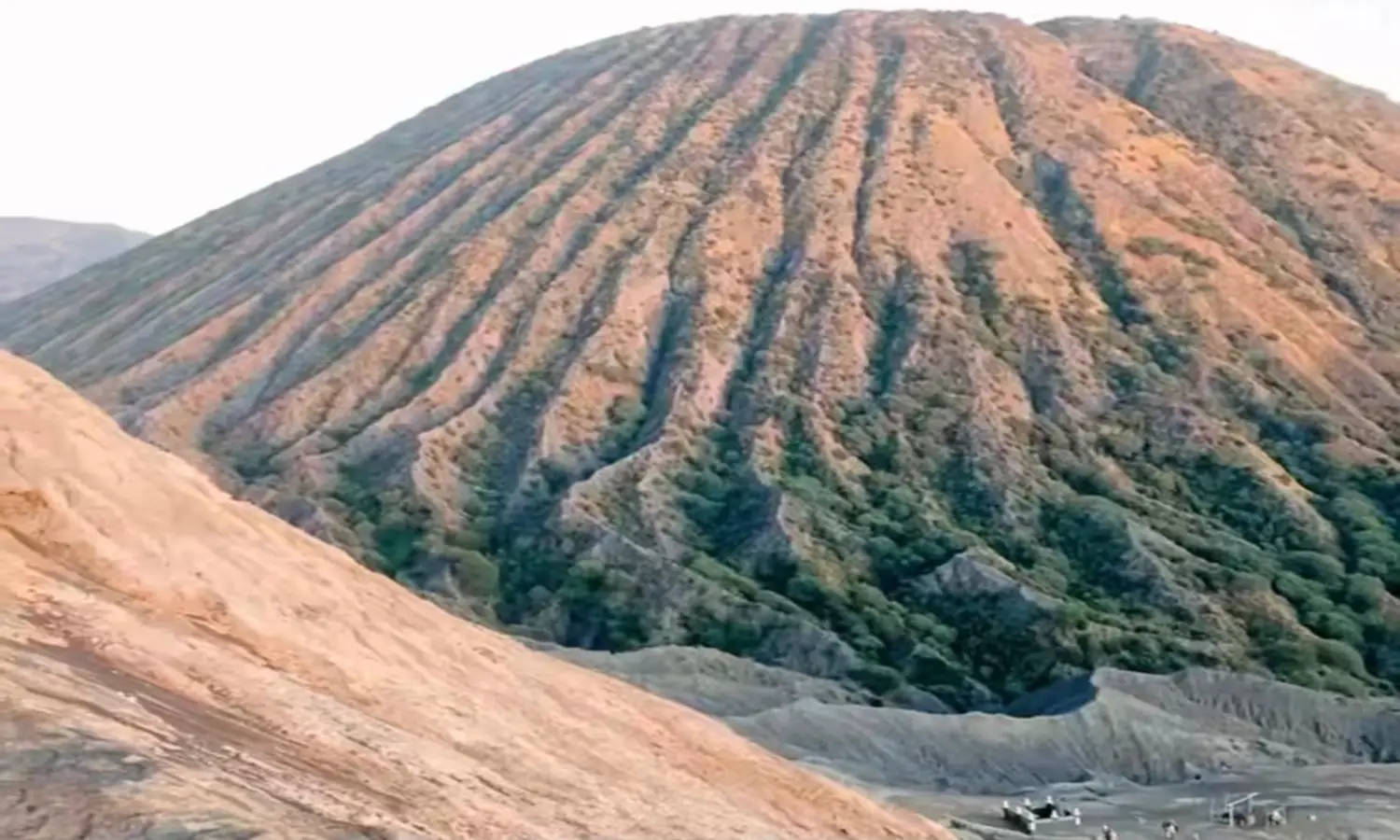 Wisata Bromo Kembali Dibuka, Pengunjung Dilarang Bawa Alat Pemicu Kebakaran
