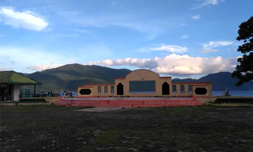 Wisata larantuka